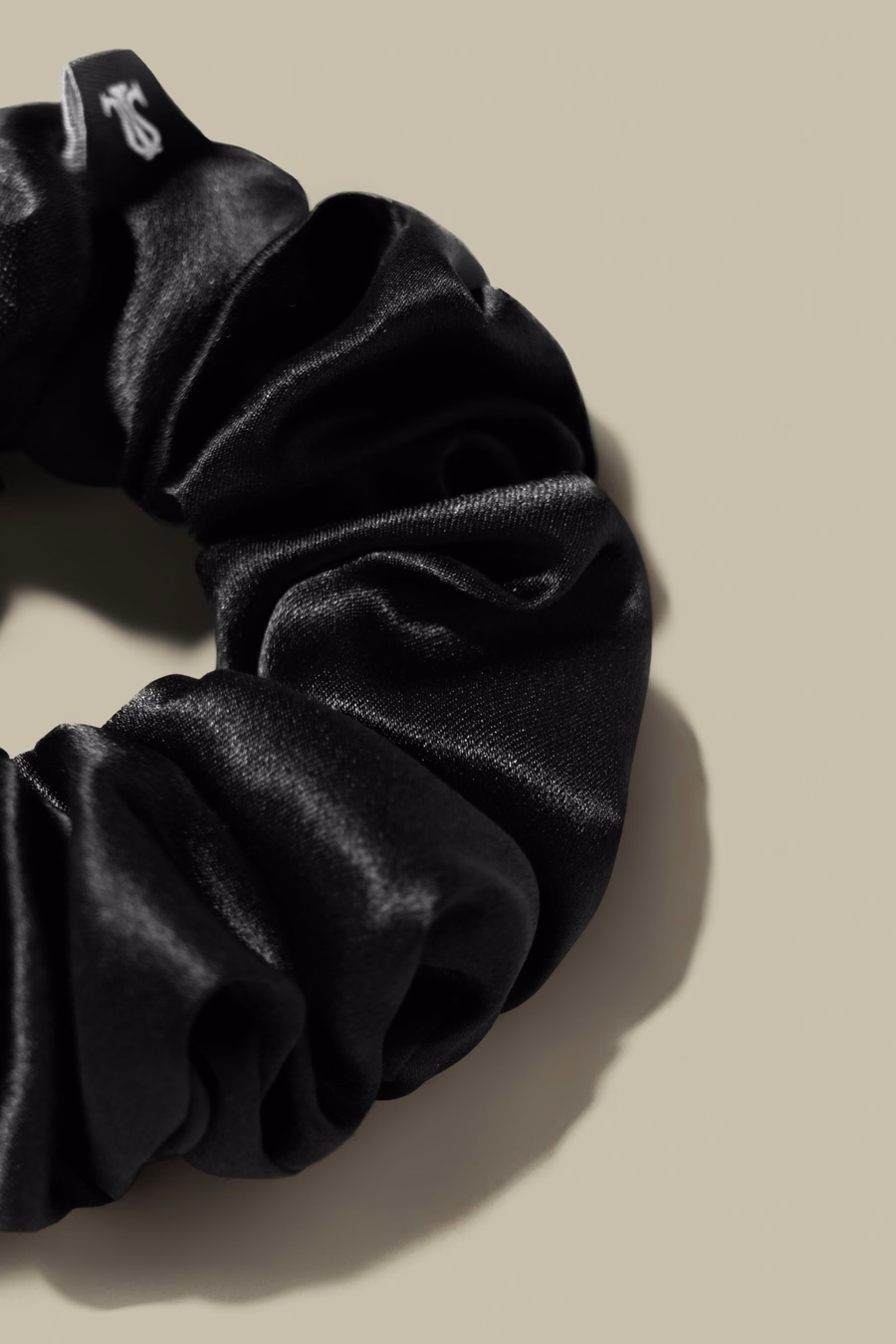 Weiche Seiden-Medium-Scrunchie