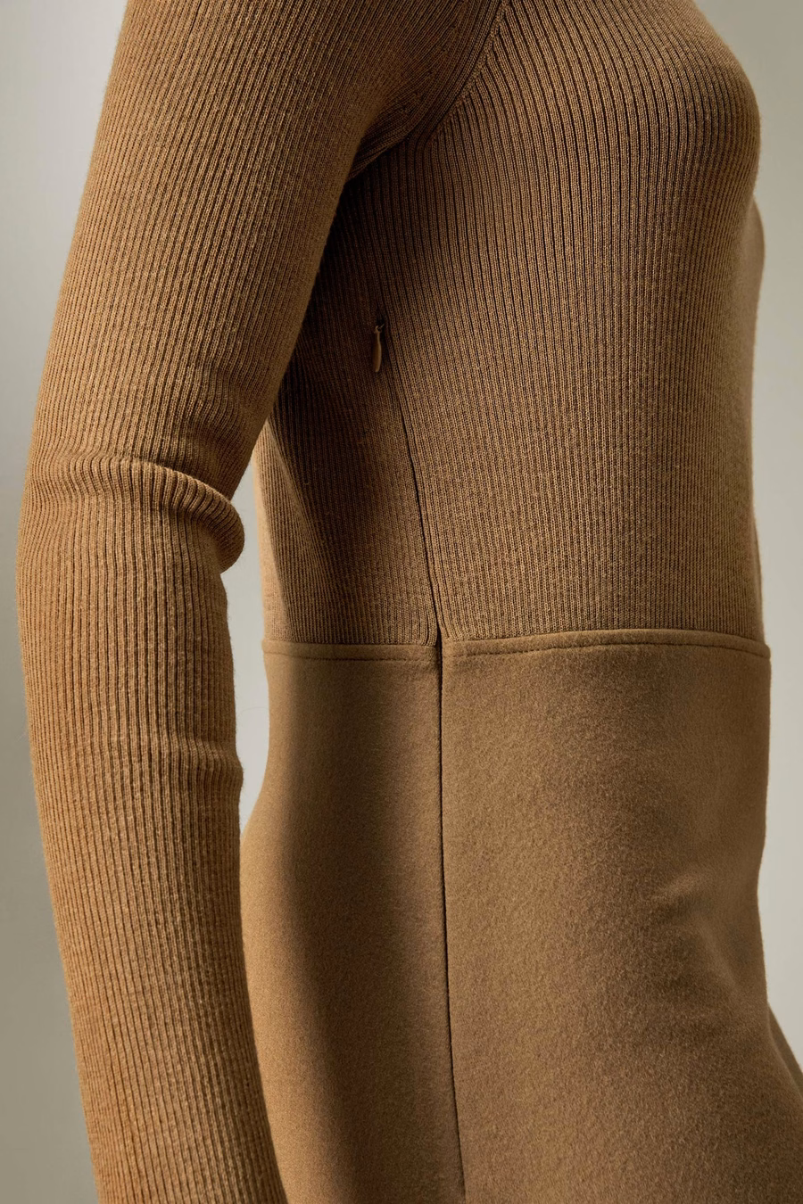 Schmal geschnittenes Wollkleid
