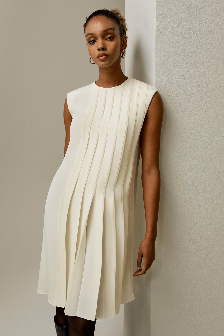 Sleeveless accordion pleated silk dress