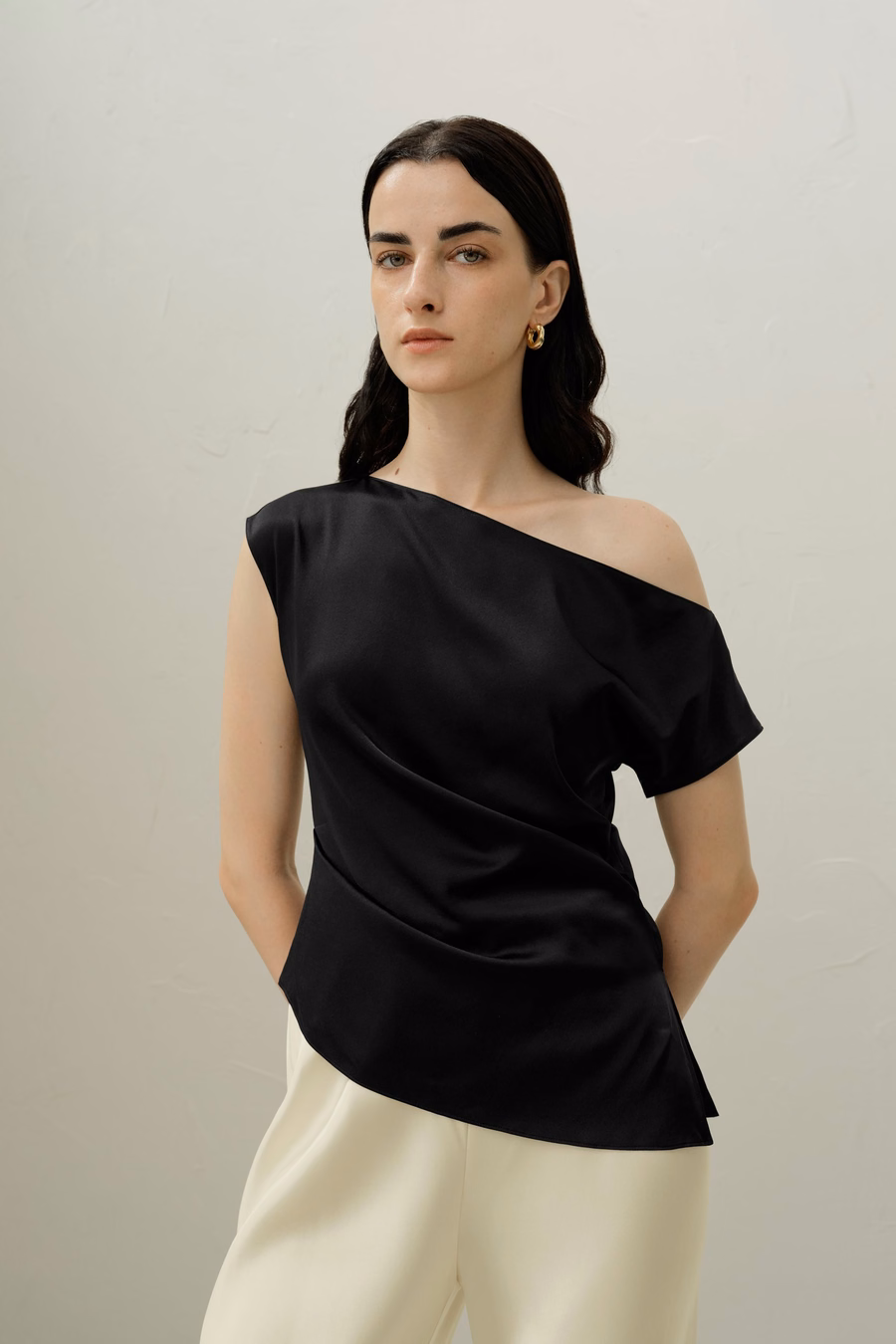 Stretch Charmeuse Asymmetrisches Top