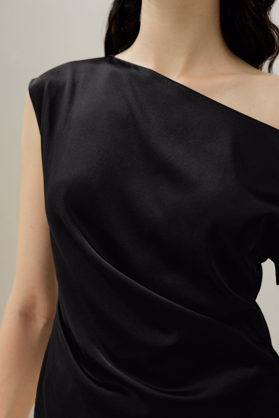 Stretch Charmeuse Asymmetrisches Top