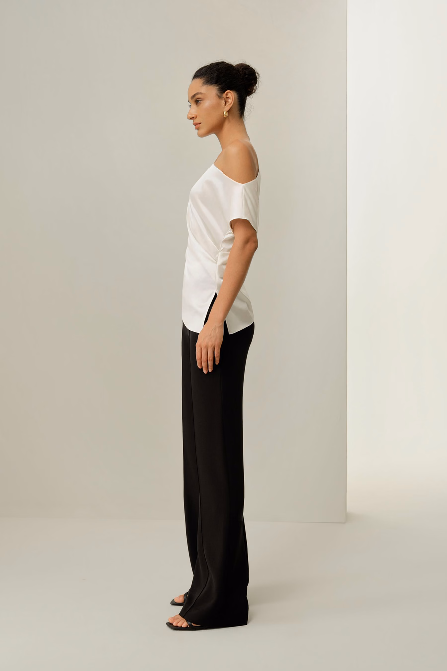 Stretch Charmeuse Asymmetrisches Top