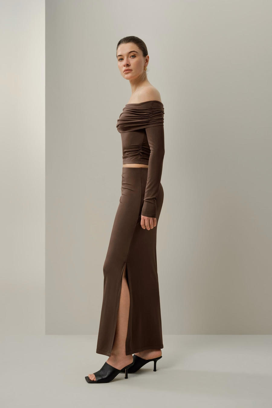 Seidenbreeze-Jersey Off-Shoulder Langarm-Top