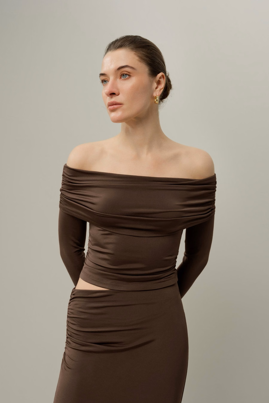 Seidenbreeze-Jersey Off-Shoulder Langarm-Top