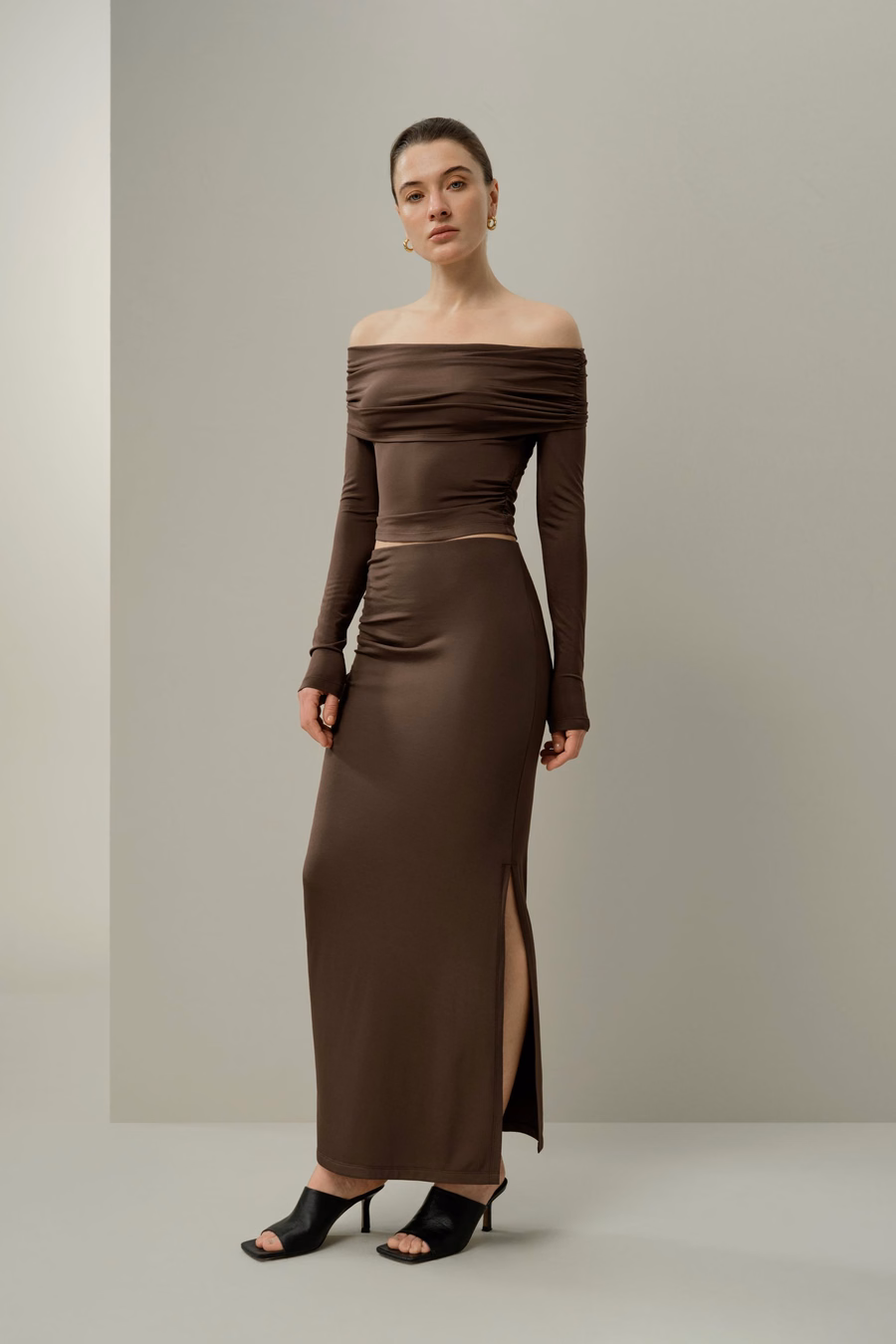 Seidenbreeze-Jersey Off-Shoulder Langarm-Top
