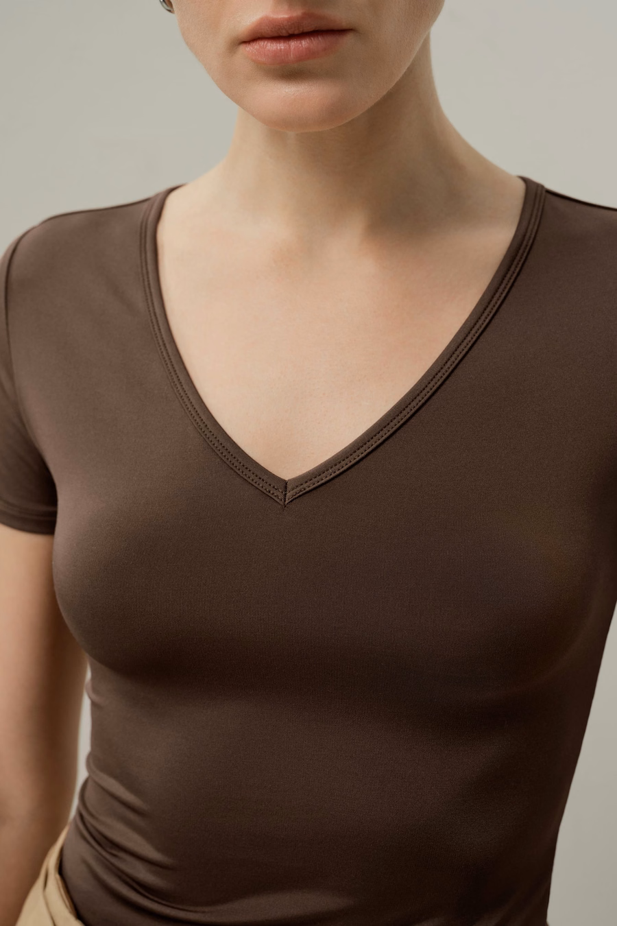 Seidenbrise Jersey V-Ausschnitt T-Shirt