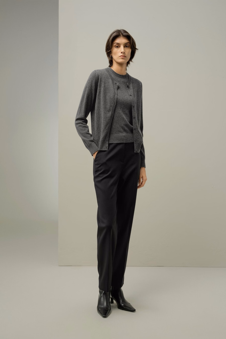 Cashmere-Fitted Crew Neck Cardigan