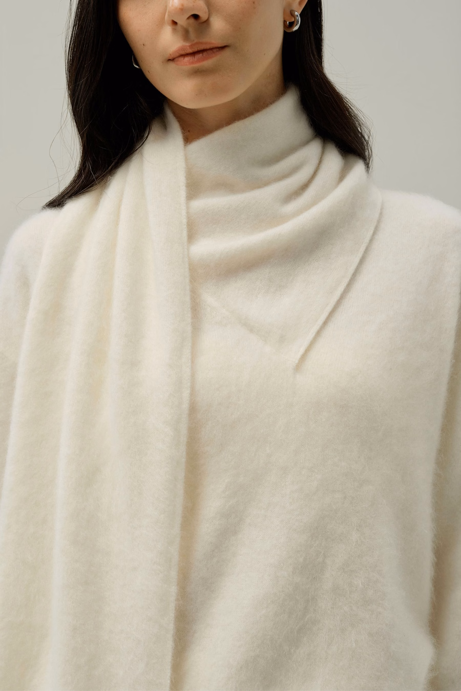 Geknoteter Schal aus gebürstetem Kaschmir-Pullover