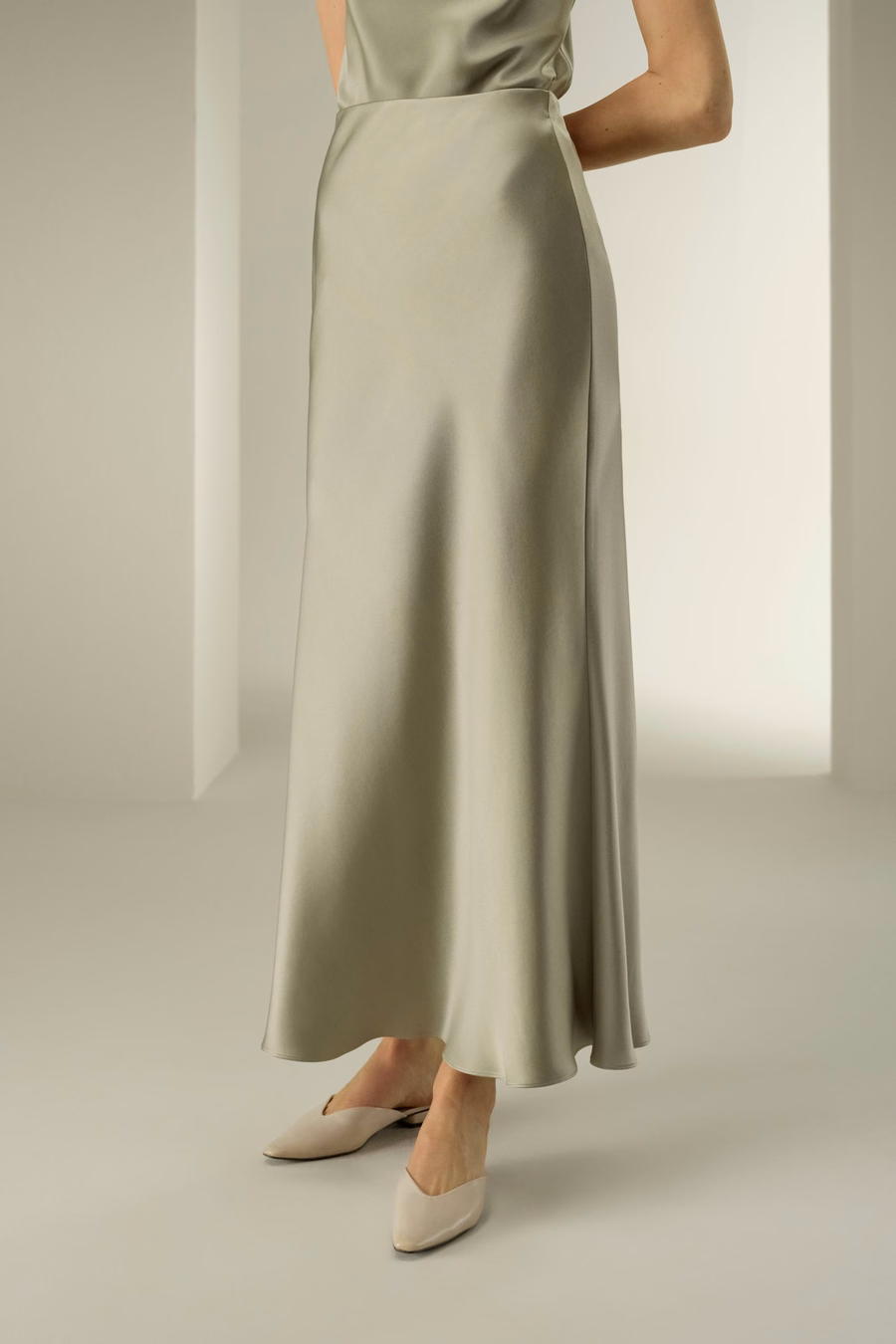 Doppelt-gewebter Seidencharmeuse Maxikleid