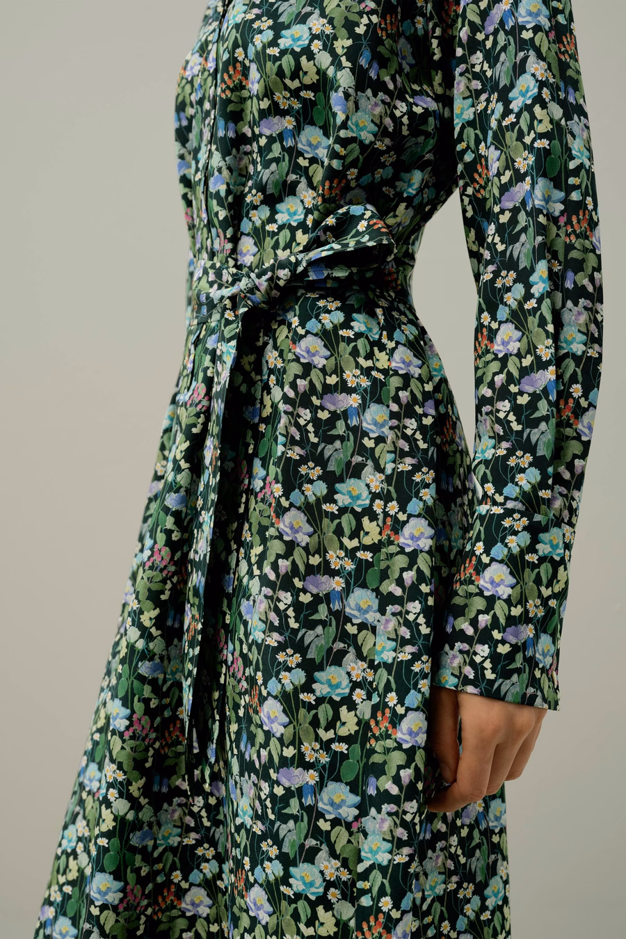 Märchenwald knielanges Hemdkleid - Hergestellt aus Liberty-Stoff