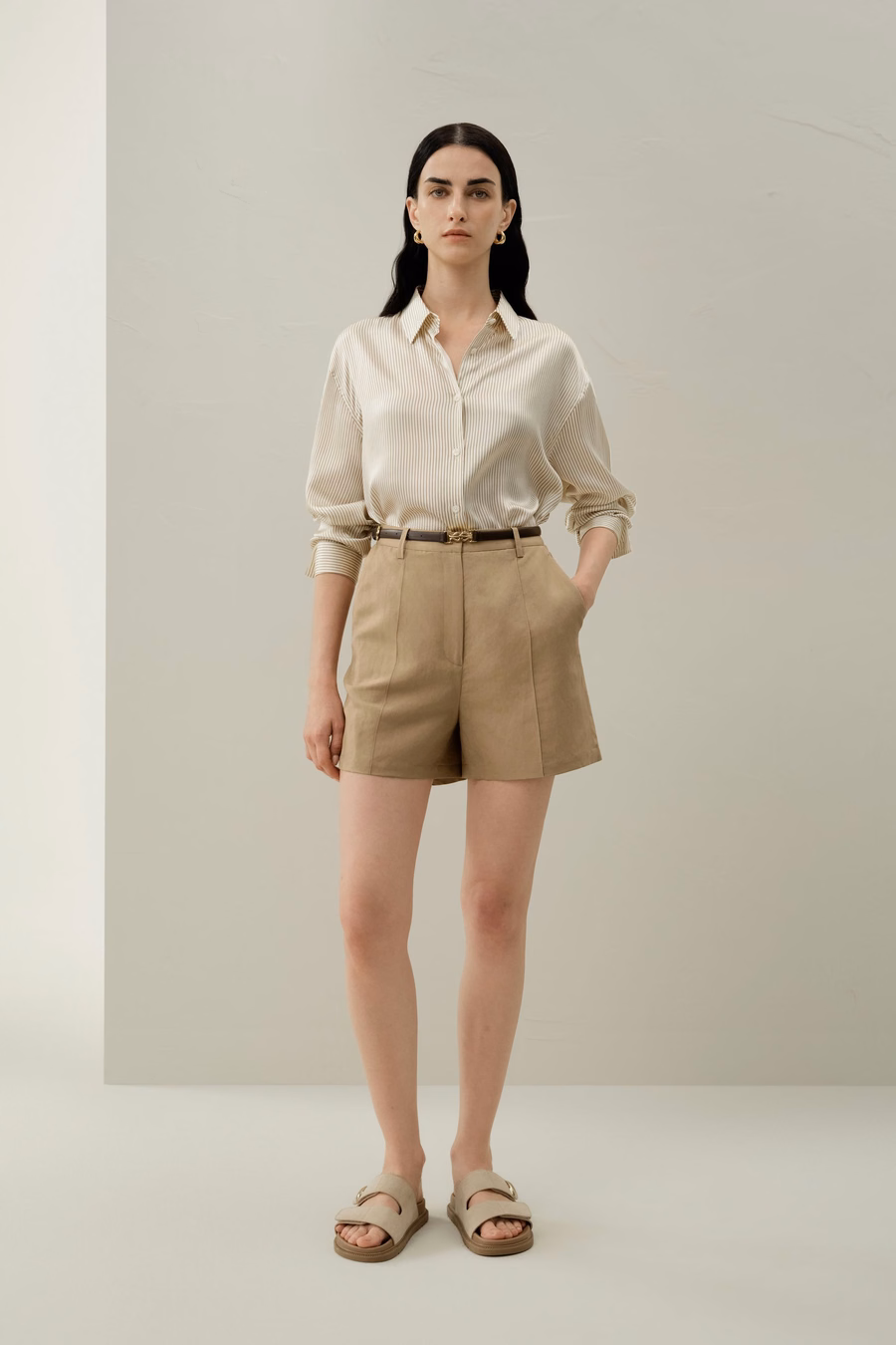 Hochgeschnittene Seiden-Leinen-Shorts