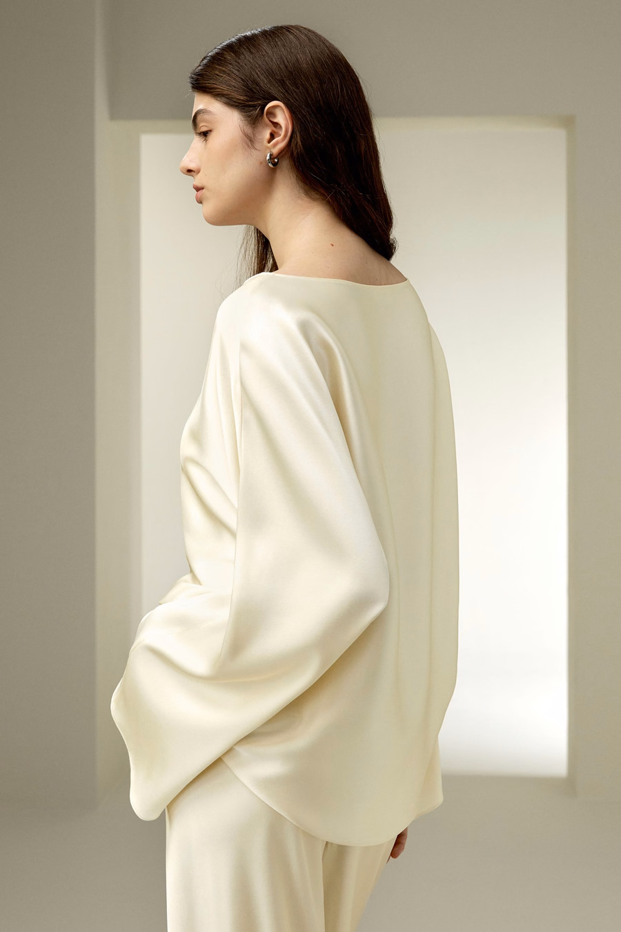 Seiden-Charmeuse Bluse mit Rundhalsausschnitt