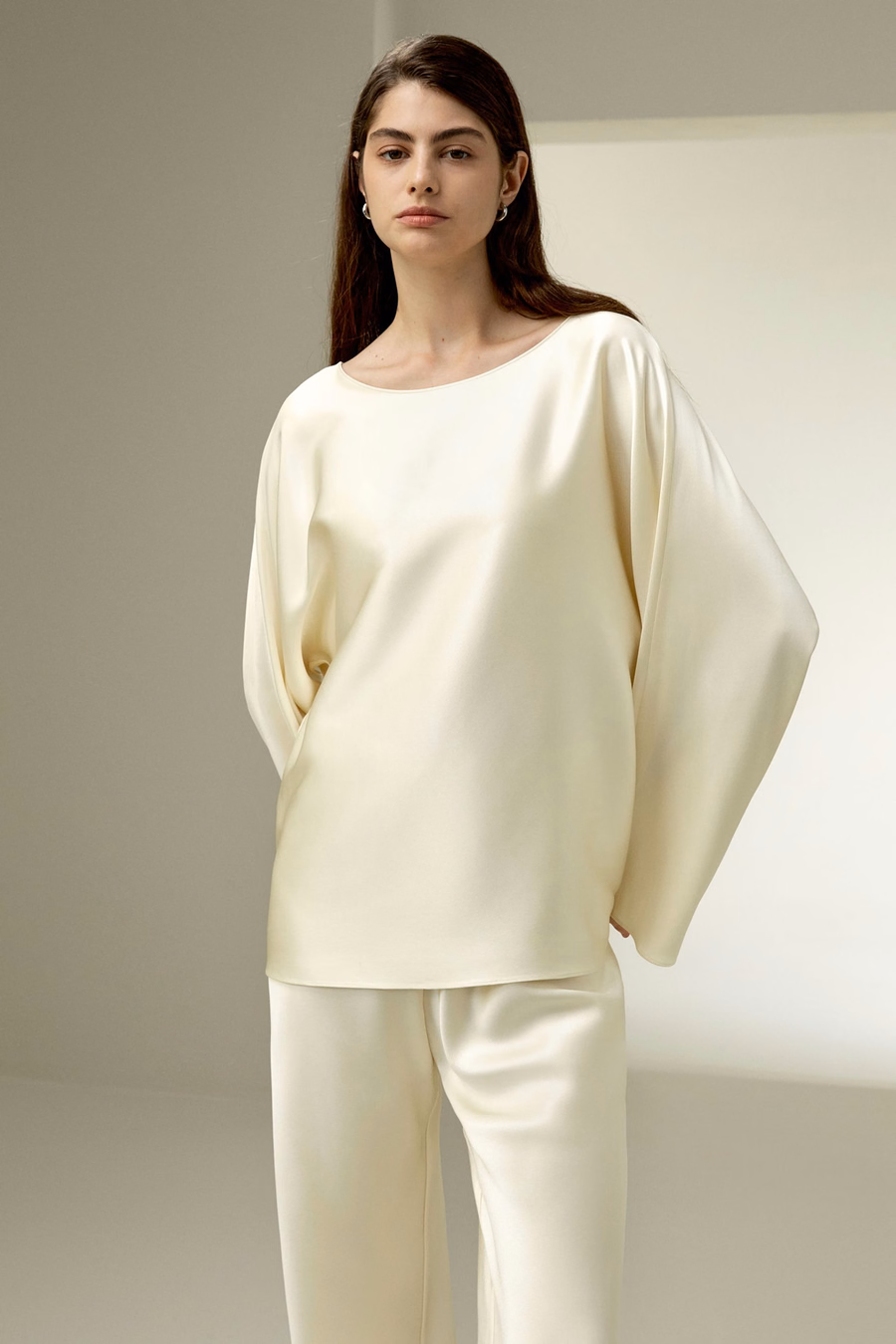 Seiden-Charmeuse Bluse mit Rundhalsausschnitt