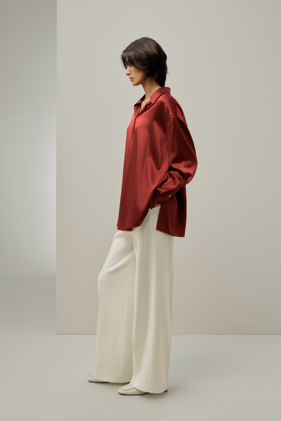 Scarlet Oversize Seidenhemd