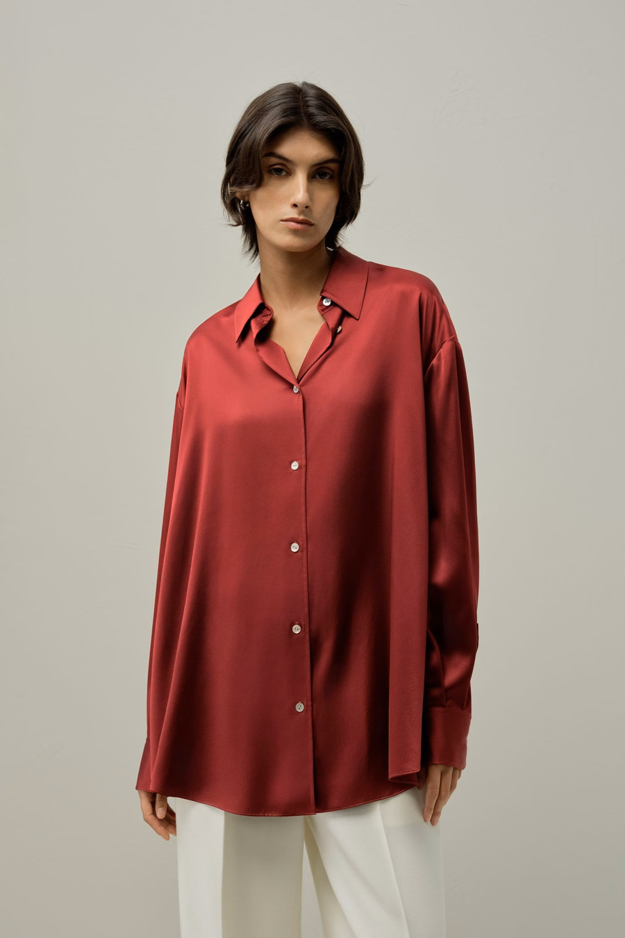 Scarlet Oversize Seidenhemd