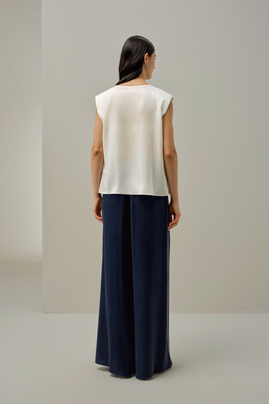 Seidensuede Ärmelloses V-Neck Top