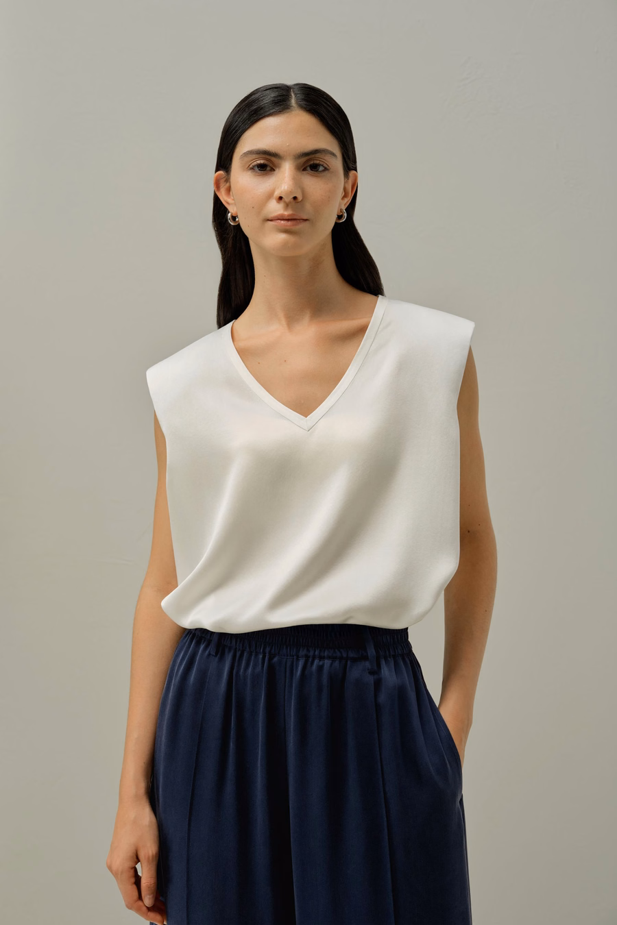 Seidensuede Ärmelloses V-Neck Top