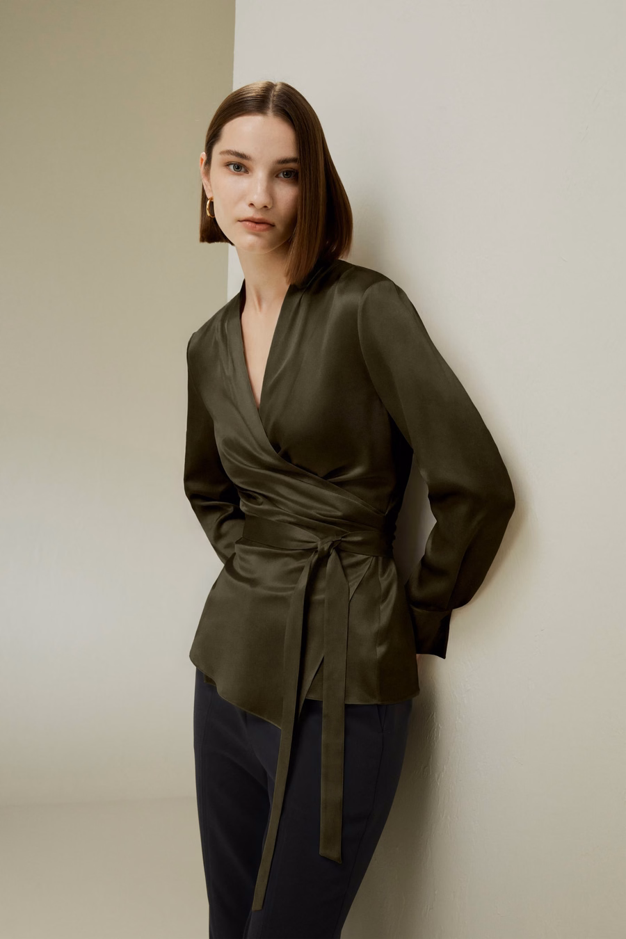 Seidige Wickelbluse