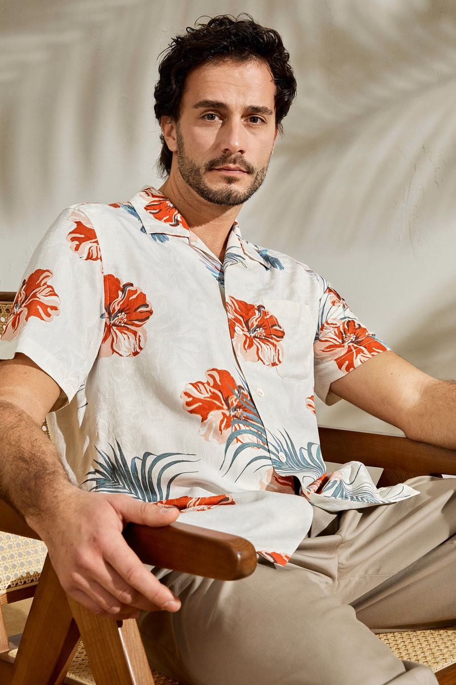 Hawaiianisches Kreuzfahrt-Hibiskushemd