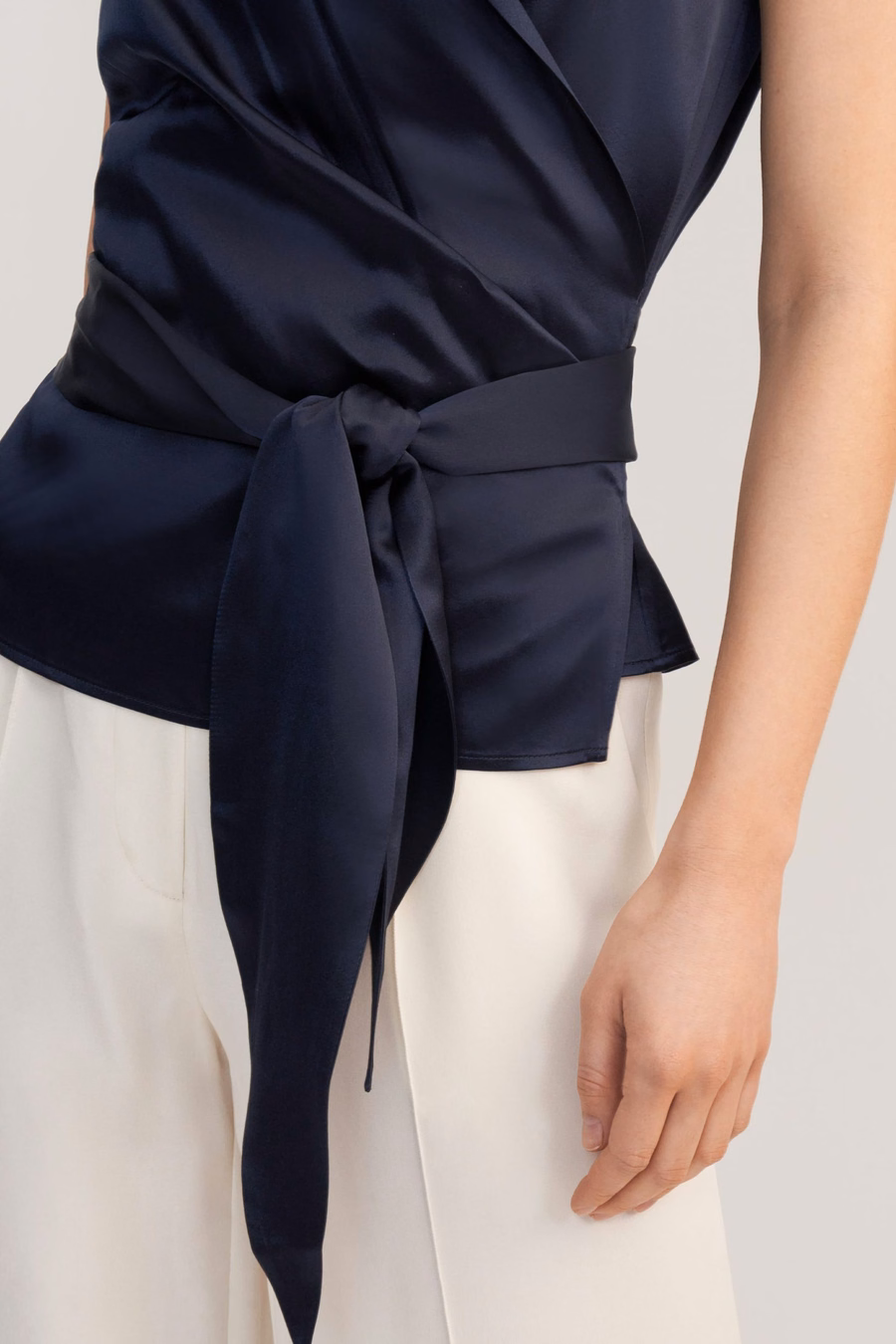 Elegante Seidenwickelbluse für Damen