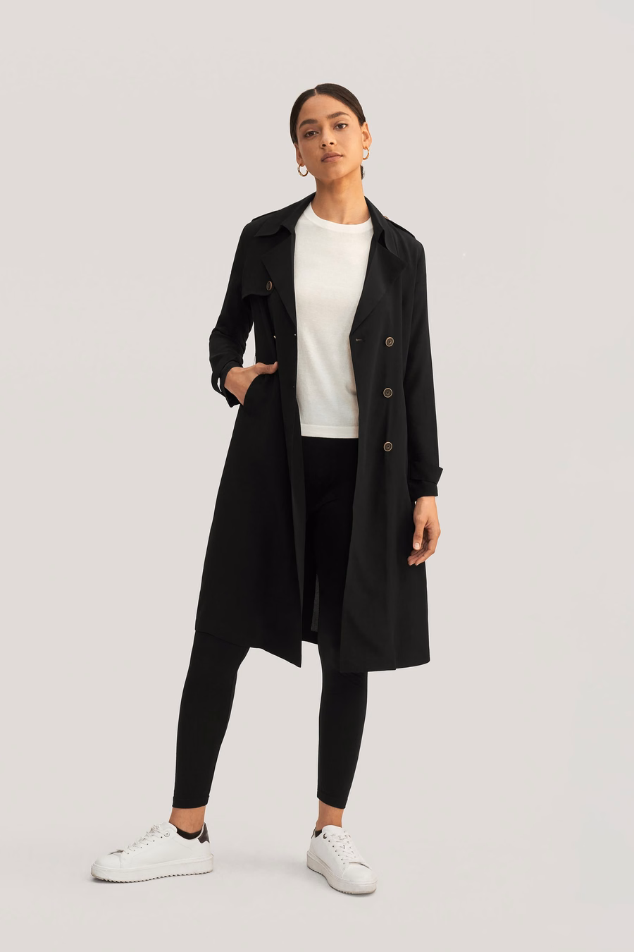 Klassischer doppelt gereihter Seiden-Trenchcoat