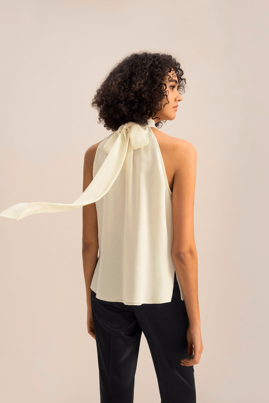 Seidiger Georgette Halter Neck Top