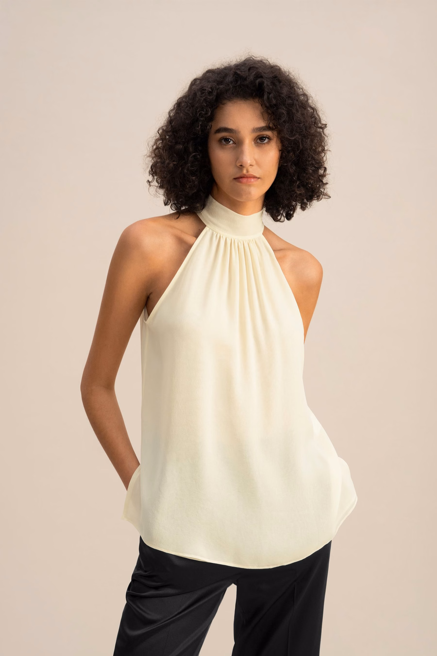 Seidiger Georgette Halter Neck Top
