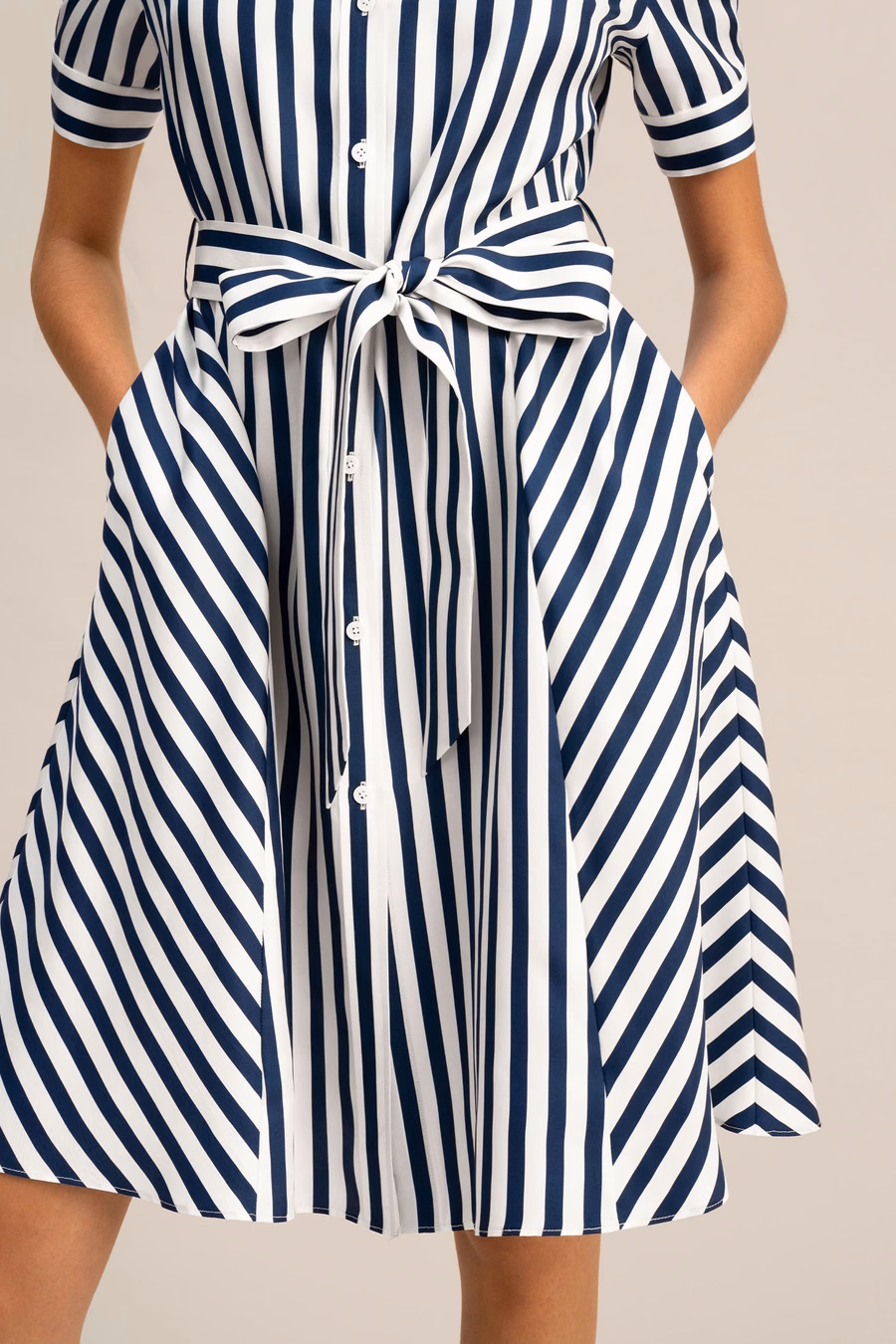 Amalfi Stripe Seidenhemdkleid mit Gürtel