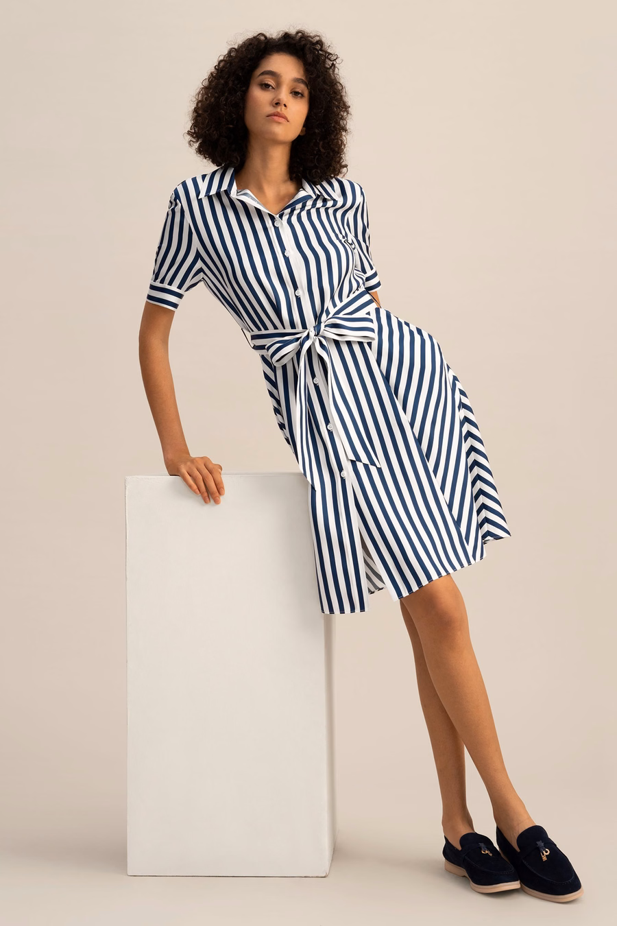 Amalfi Stripe Seidenhemdkleid mit Gürtel