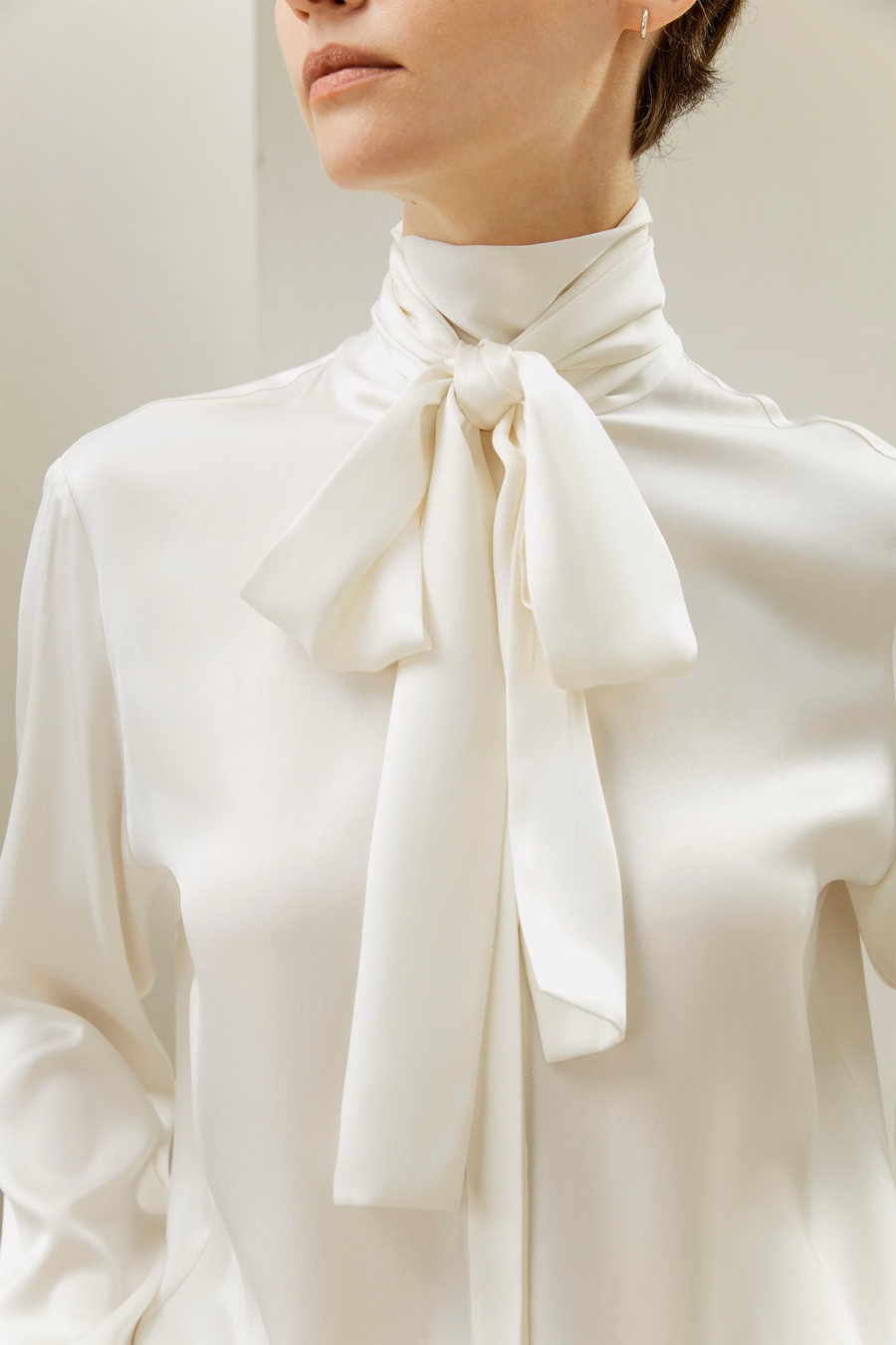 Seiden-Turtleneck-Ribbon-Bluse