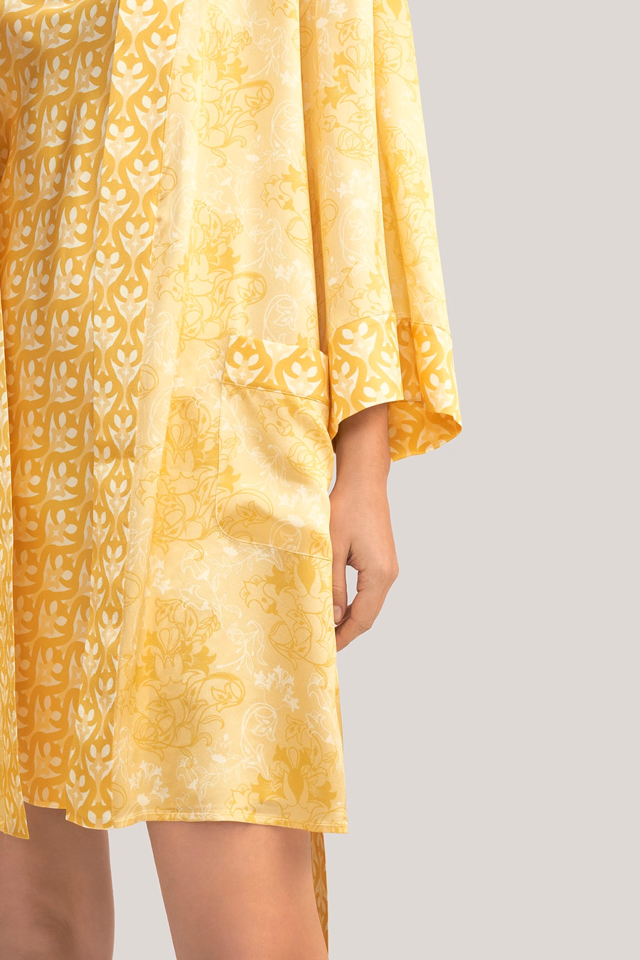 Goldene Lilie Seidenkimono-Robe