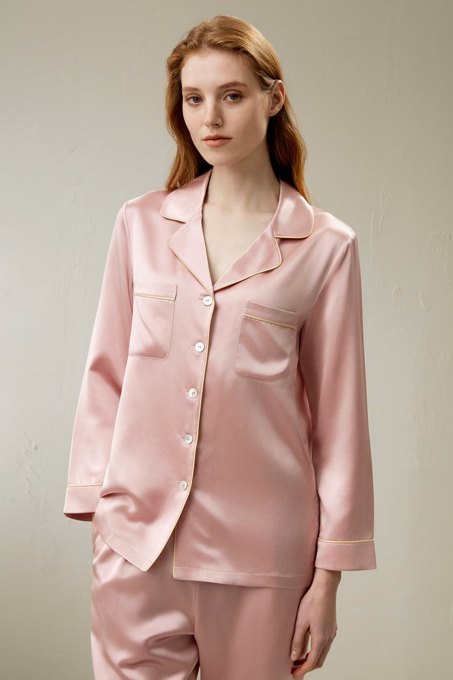 Gold-Piping Seiden-Pyjama-Set
