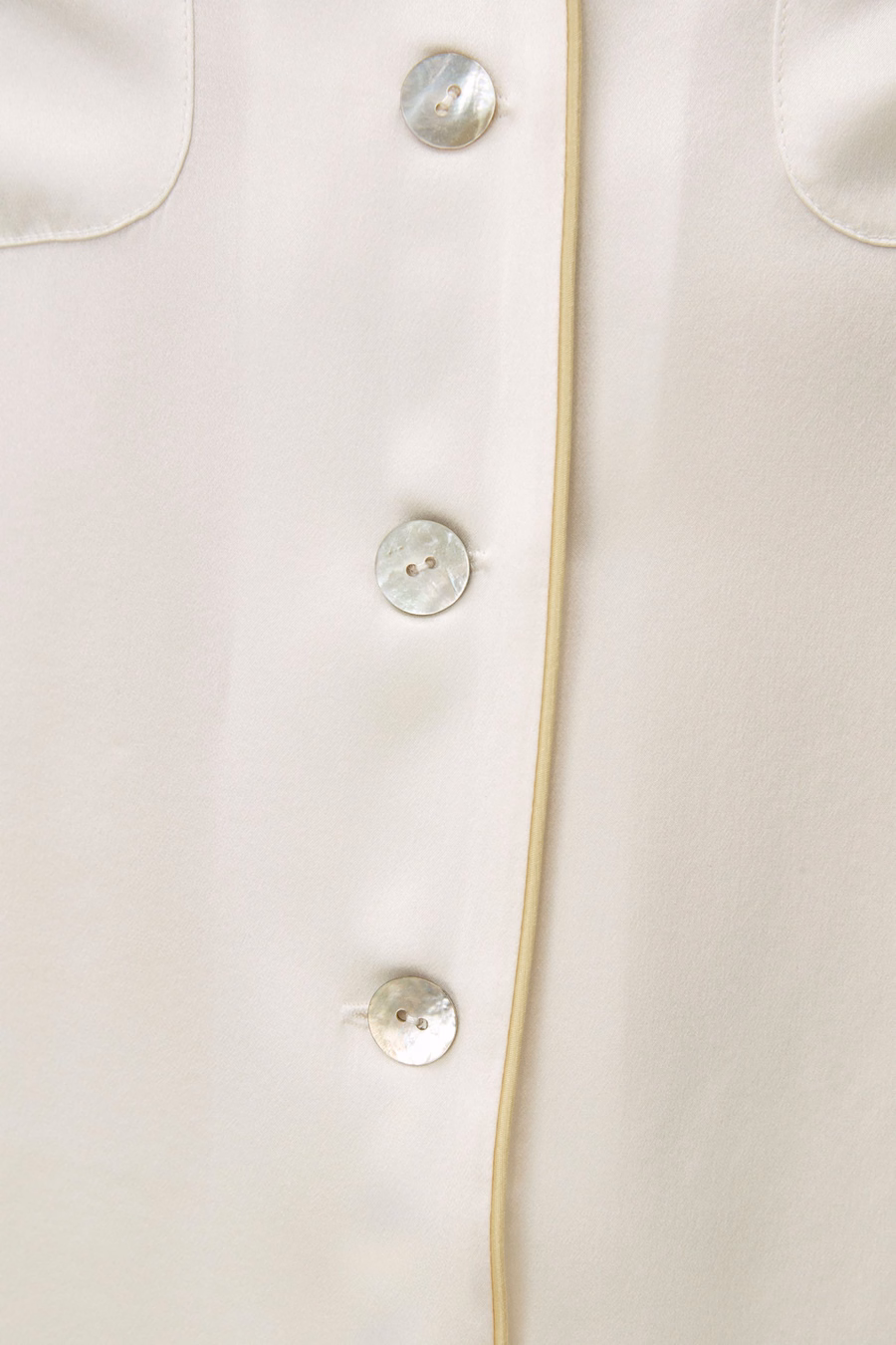 Gold-Piping Seiden-Pyjama-Set