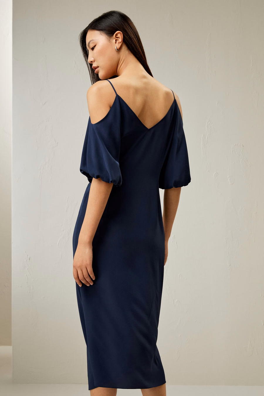 Kalt Schulter Seidenkleid