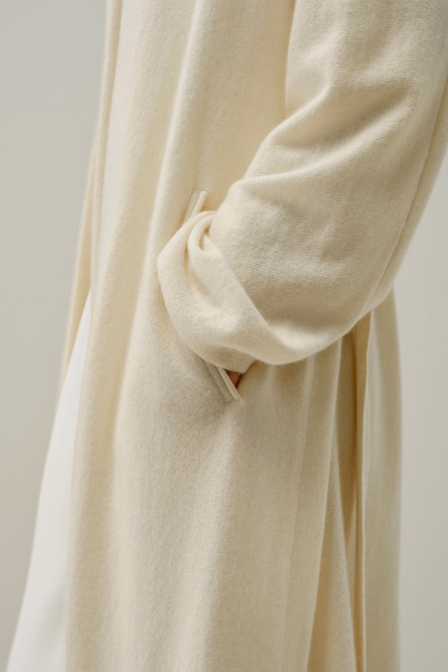 Wadenlanger Kaschmir-Cardigan