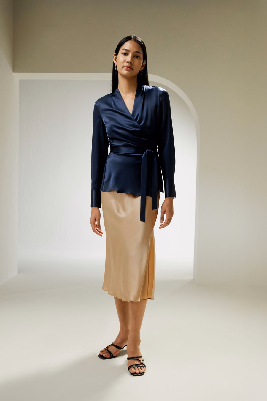 Seidige Wickelbluse