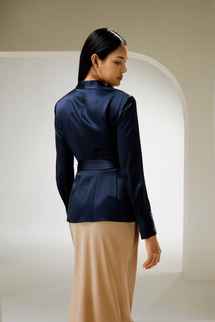Seidige Wickelbluse