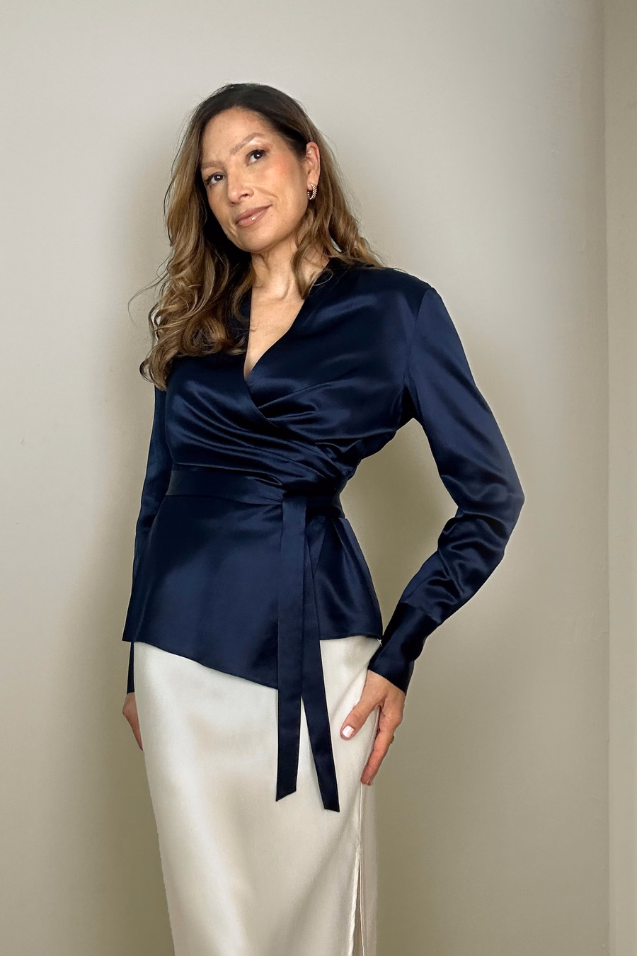 Seidige Wickelbluse
